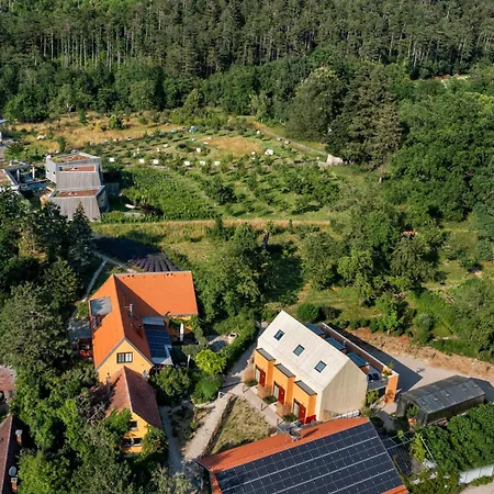 Hotel Gartenlofts Auf Gut Guntrams 4*