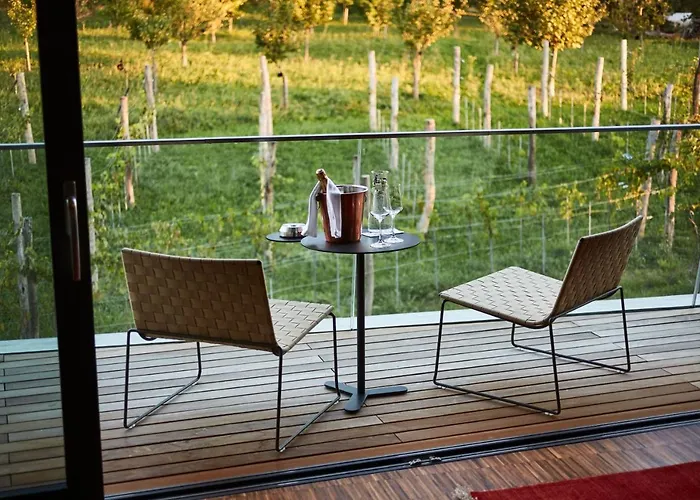 Hotel Gartenlofts Auf Gut Guntrams Schwarzau am Steinfelde